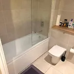 Pansiyon The Urban Escape In Media - A Private And Bathroom In A Shared *