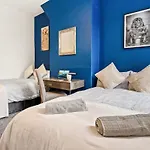 Contractor House - Fast Wifi - Sleeps 7! Manchester