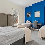 Contractor House - Fast Wifi - Sleeps 7!