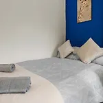 Contractor House - Fast Wifi - Sleeps 7! Manchester