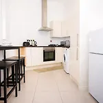 Prime Salford 1br • Free Parking • Access *