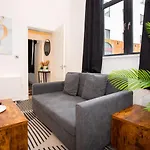 Daire Prime Salford 1br • Free Parking • Access