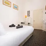 Prime Salford 1br • Free Parking • Access *