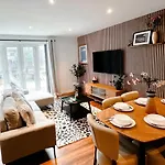 Boutique Two-bedroom Near Old Trafford, Sleeps Six, Free Parking * Manchester