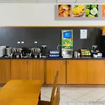 Express East By Ihg Hotel 3*