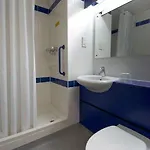 Travelodge Ancoats 3*