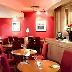 Отель Premier Inn Manchester Portland St 3*