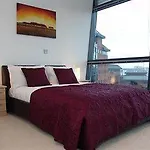 Отель Premier Premier Salford Quays