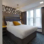 Roomzzz Victoria 4* Manchester