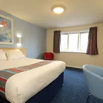 ホテル Travelodge Arena