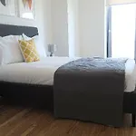 Premier Premier Salford Quays Манчестер