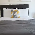 Premier Premier Salford Quays Манчестер