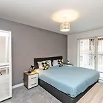 Halo House By Guestz *