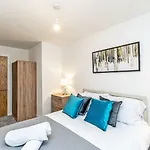 Halo House By Guestz *