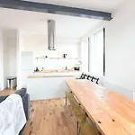 Stunning High Spec Sleep 14 マンチェスター