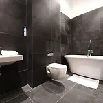 Slps 14 Hot Tub, Bar & Outdoor Terrace * Manchester