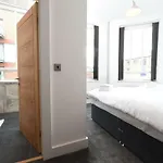 Stunning High Spec Sleep 14 * Manchester
