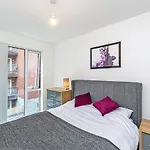 Halo House By Guestz Apartmán *