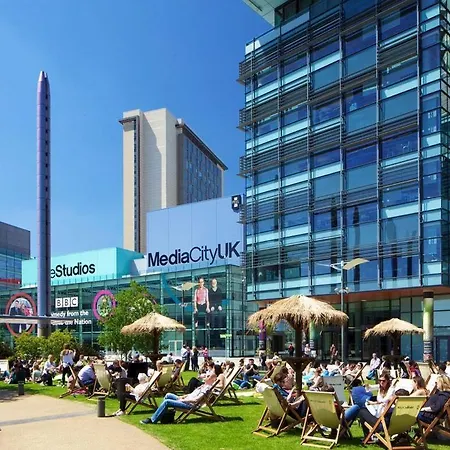 Luxury Two Bed In Media City * Manchester