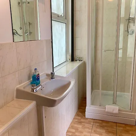 Guest house - Free Parking Manchester