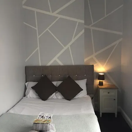 Queens 3* Manchester