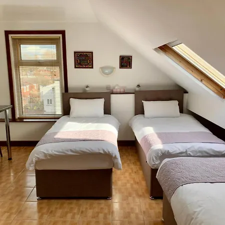 Guest house - Free Parking *