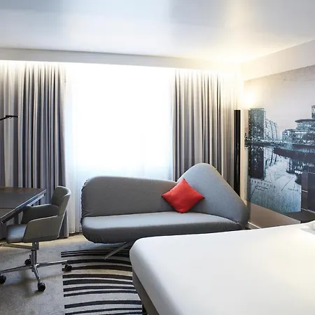 Novotel Centre Hotel