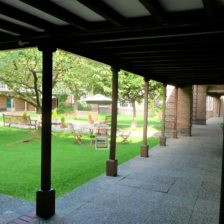 Luther King House Hotel