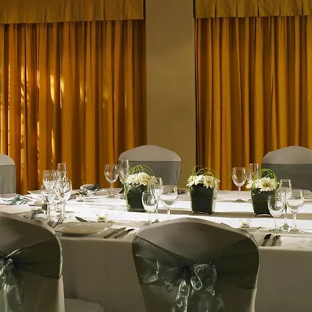 Delta By Marriott Manchester Airport Hotel 4*