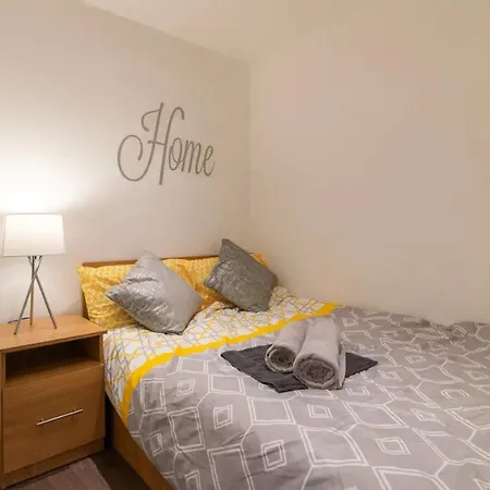 Stunning 1-bed In City Centre