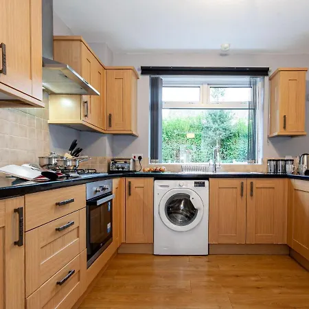 Charming Holiday In Wythenshawe Near Wythenshawe Park * Manchester