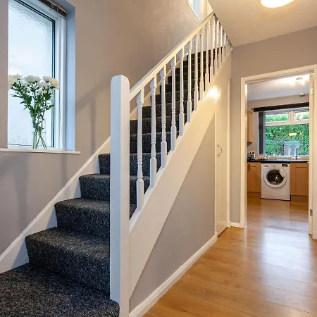 Charming Holiday In Wythenshawe Near Wythenshawe Park Feriehus Manchester