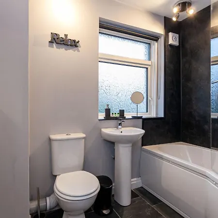 Charming Holiday In Wythenshawe Near Wythenshawe Park Feriehus