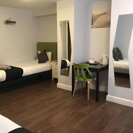 Queens 3* Manchester