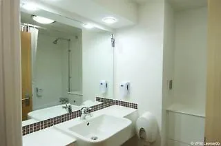 Premier Airport Runger Lane South Отель 3*