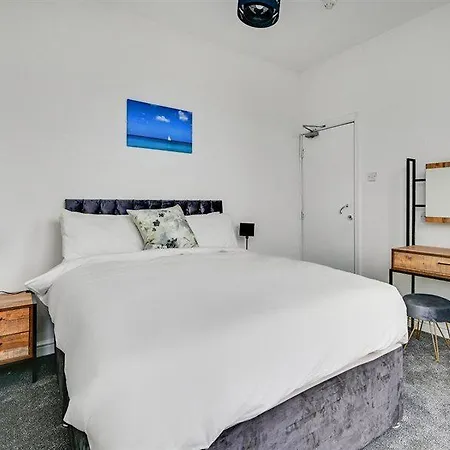 Oyo View Hotel 2*