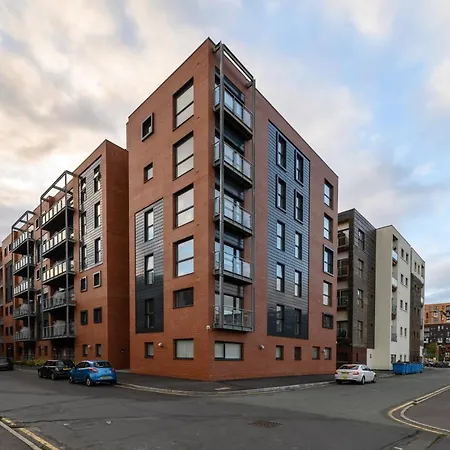 Comfy & Homely 2bed - 5 Star Location Apartment *