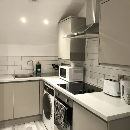 10min To - Free Parking - Private - Contractor Friendly *