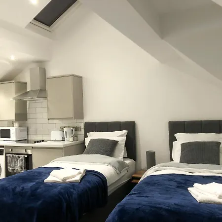 10min To - Free Parking - Private - Contractor Friendly