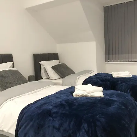 Apartment 10min To - Free Parking - Private - Contractor Friendly Manchester