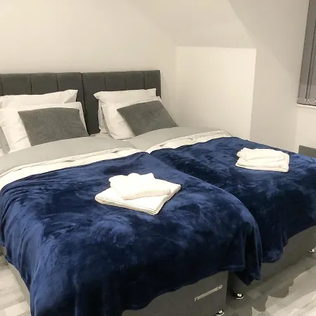 10min To - Free Parking - Private - Contractor Friendly Apartment *