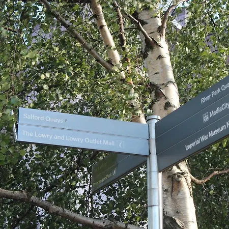 Esquire Media Манчестер