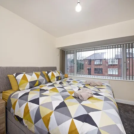 Beautiful Cozy With Free Parking * マンチェスター