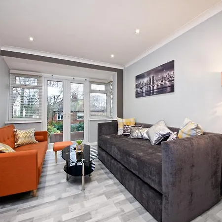 Beautiful Cozy With Free Parking *