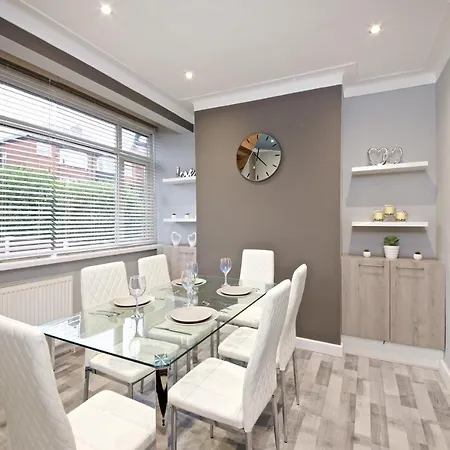 Beautiful Cozy With Free Parking