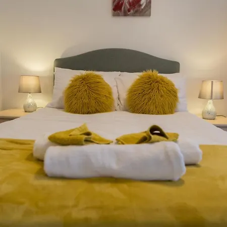 Alban Townhouse דירה