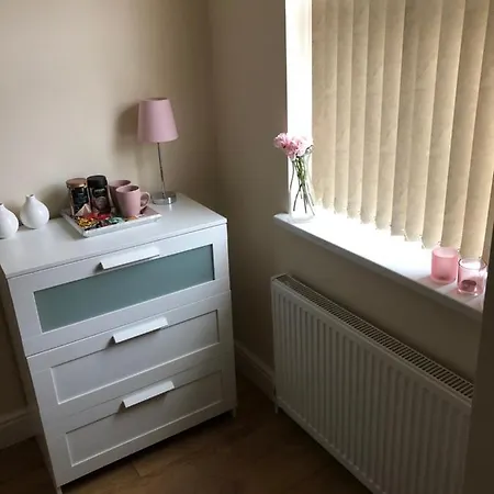 Big Rusholme With Tv And Private Bathroom-parking&wifi * Manchester