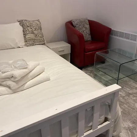 Lux City Serviced Апартаменты *