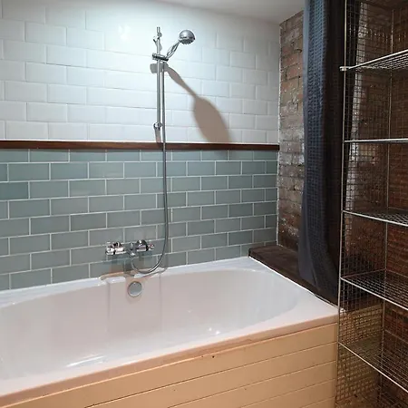 Mason Street Sleeps 16 * Manchester