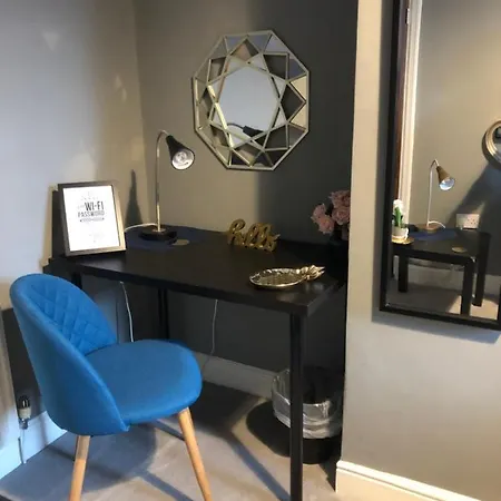בית הארחה 1. Stylish Private Double Near Centre *